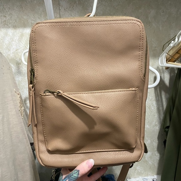 Backpack - Picture 1 of 2